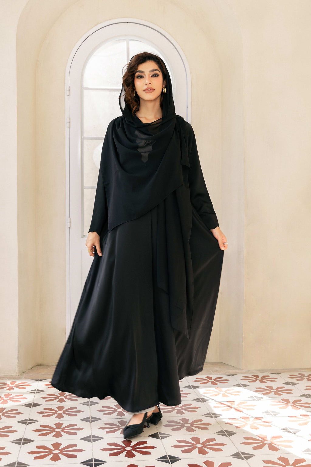 طقم عباءة ومعطف أسود اللون P25027