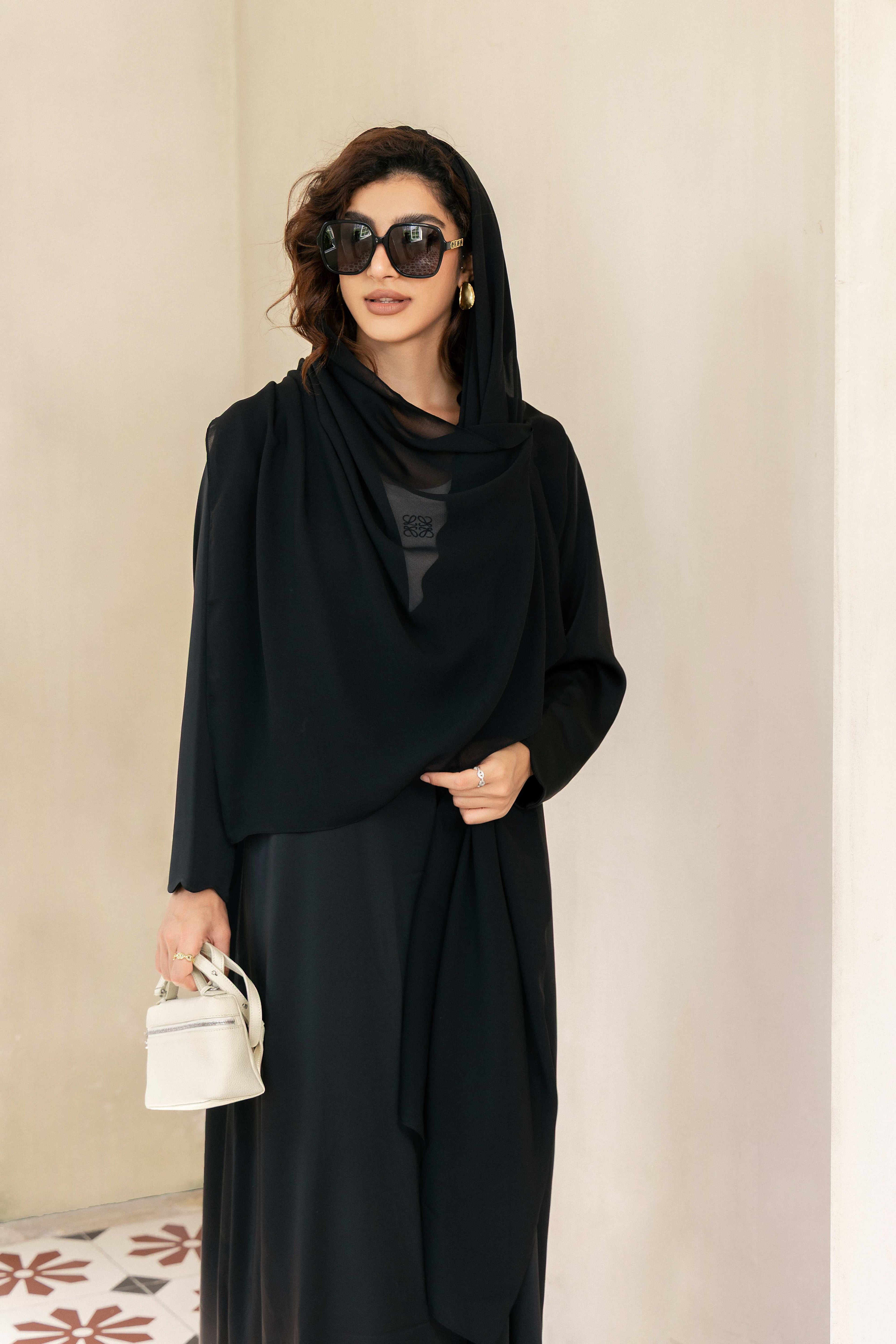 طقم عباءة ومعطف أسود اللون P25027