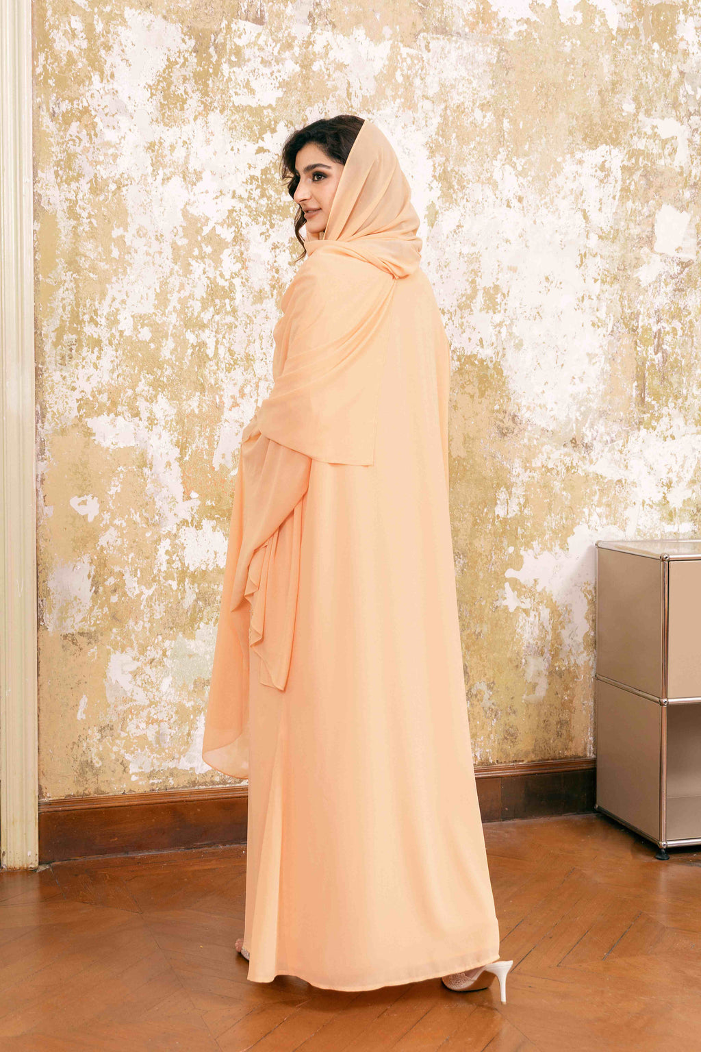 P25018 Ensemble robe abaya corail vif ornée de sequins, fait main