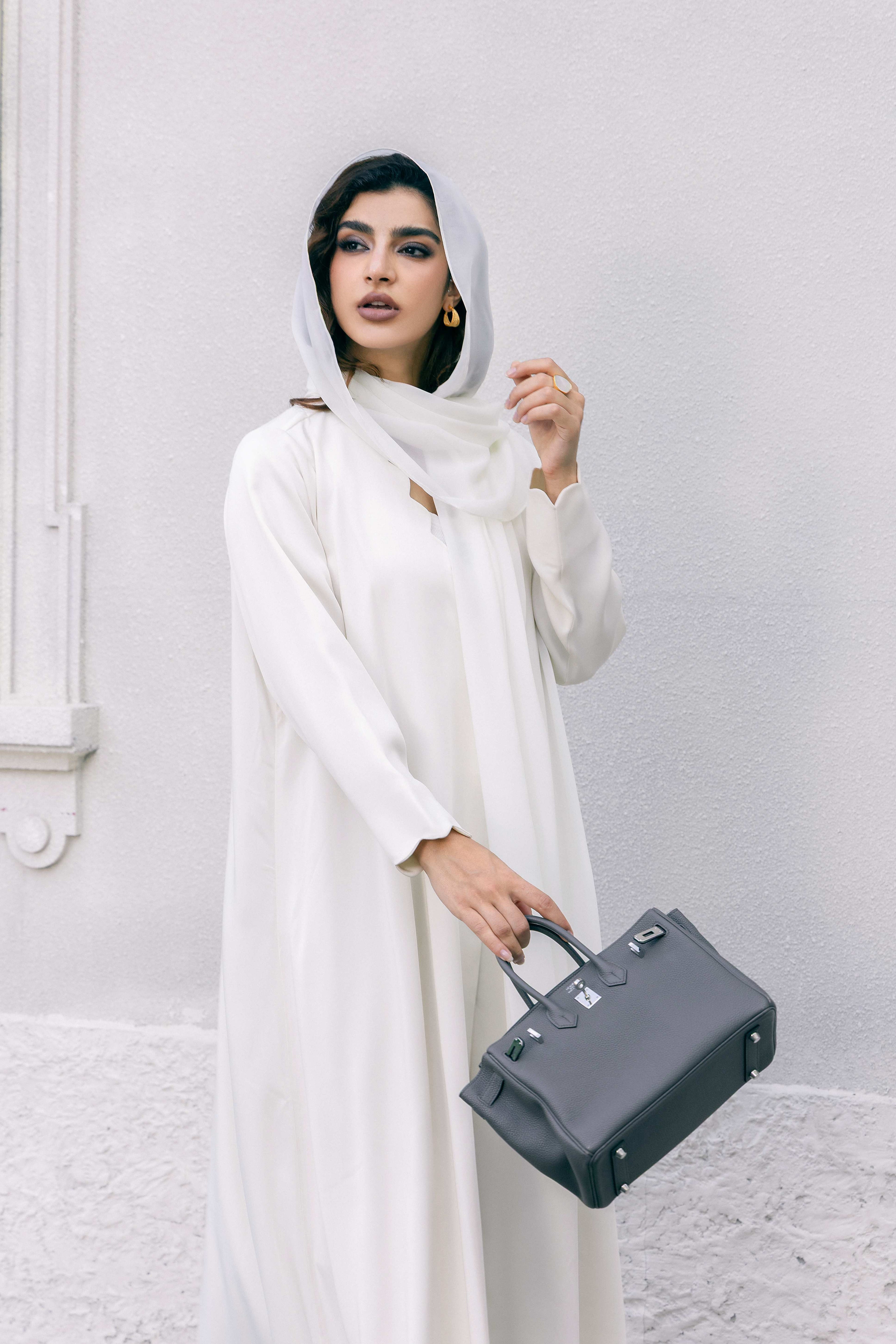 طقم عباية ومعطف باللون الأبيض من P25027