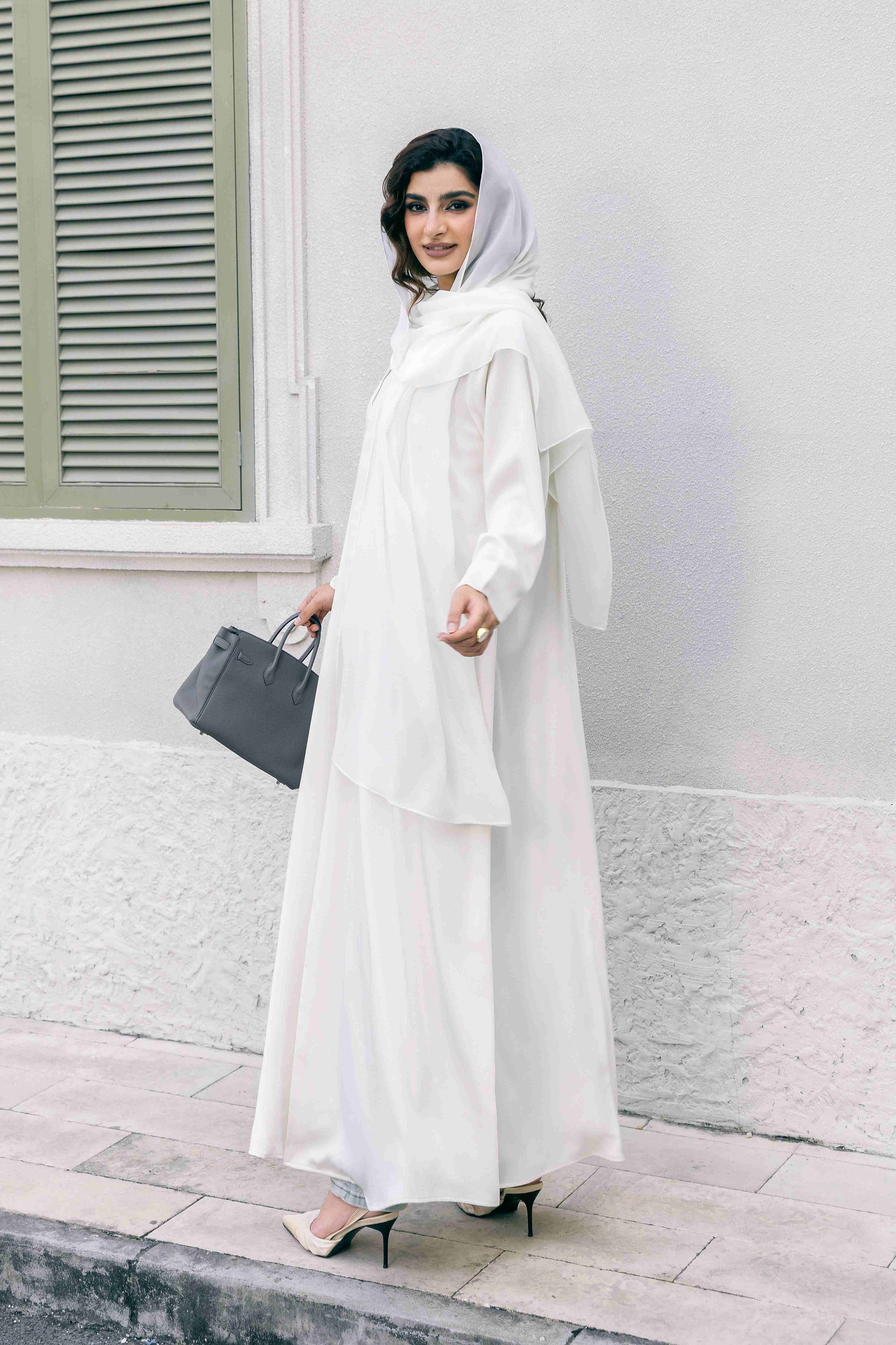 طقم عباية ومعطف باللون الأبيض من P25027