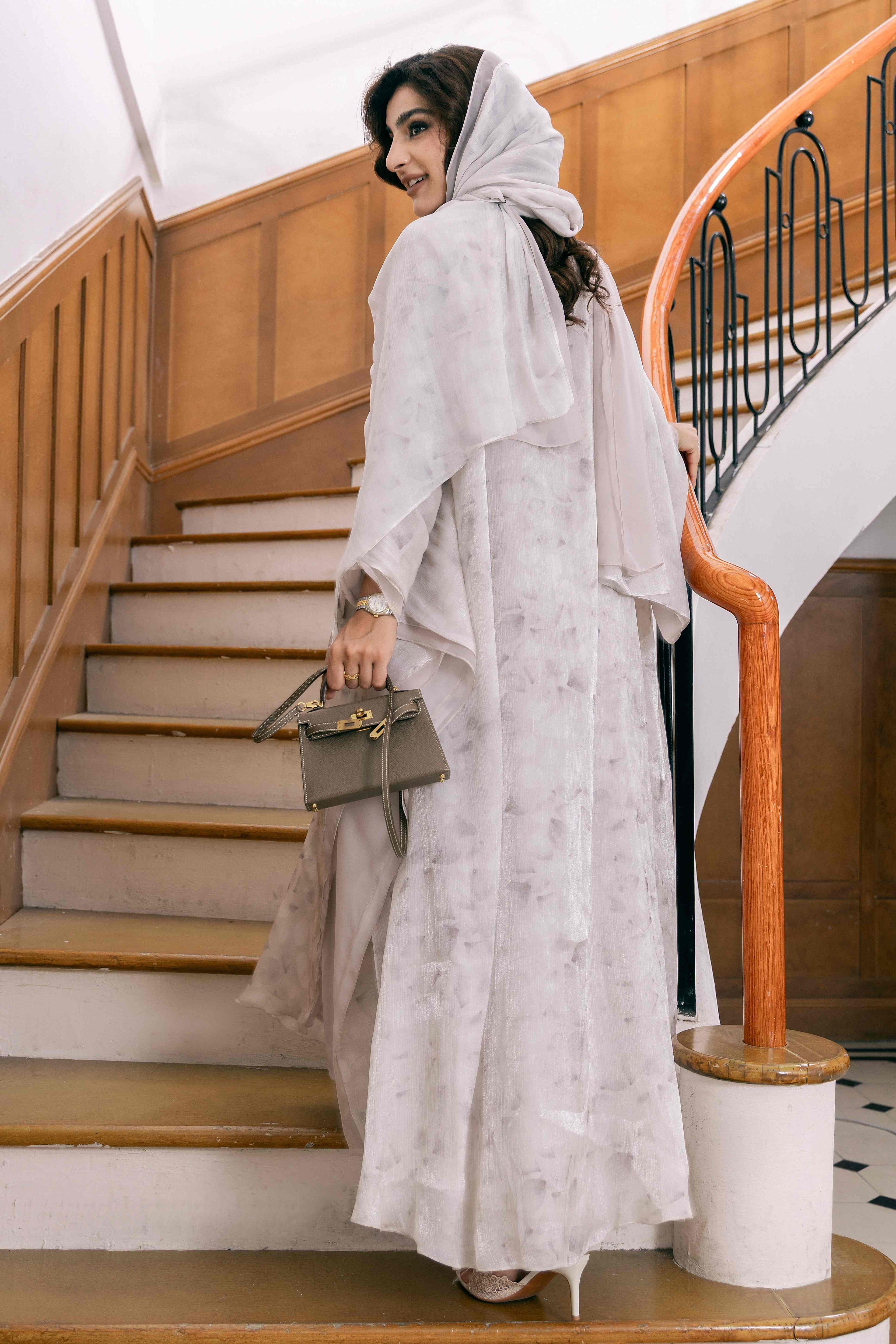 Ensemble abaya beige à motif floral P25004