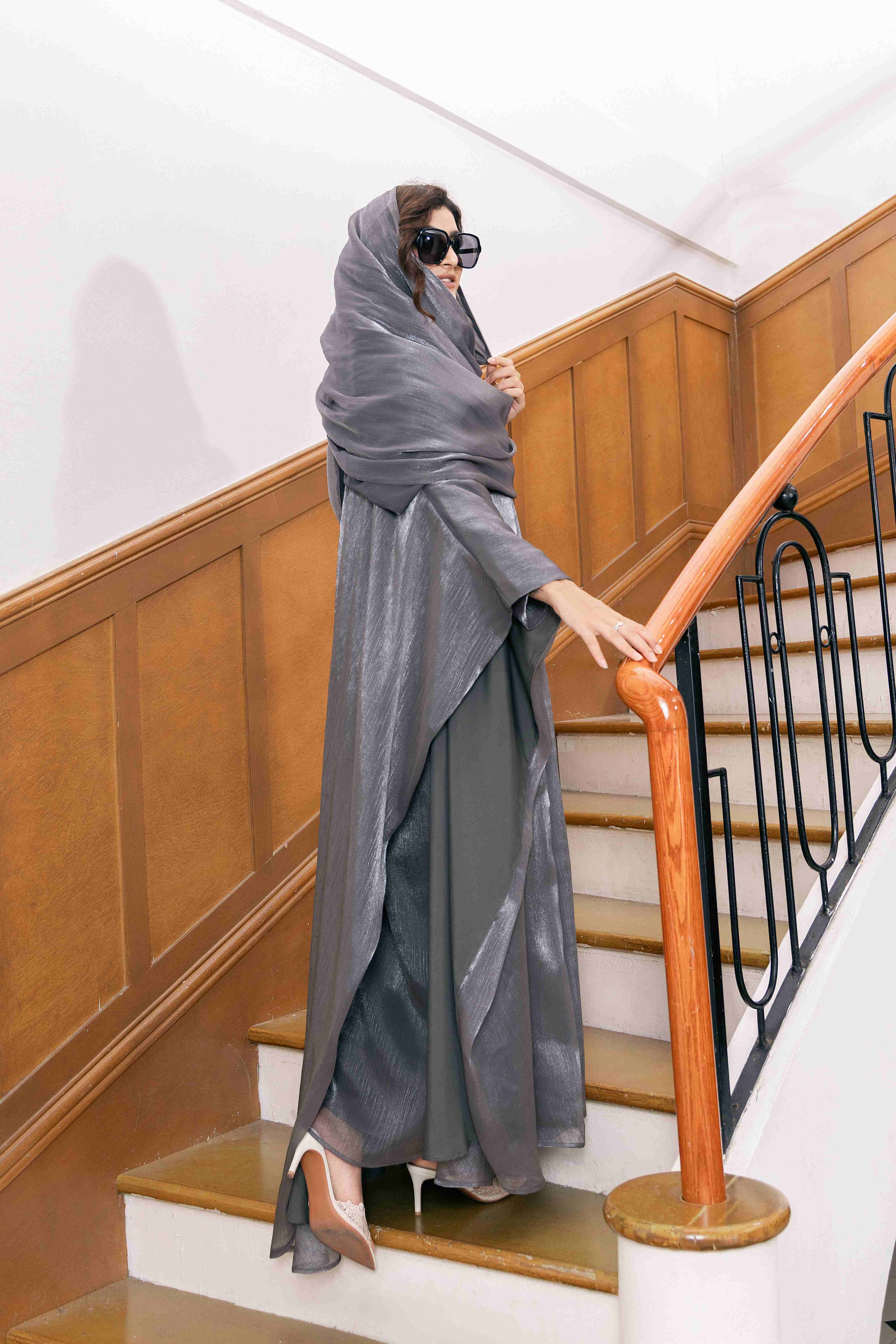 Ensemble abaya en mousseline gris argenté métallisé P25006