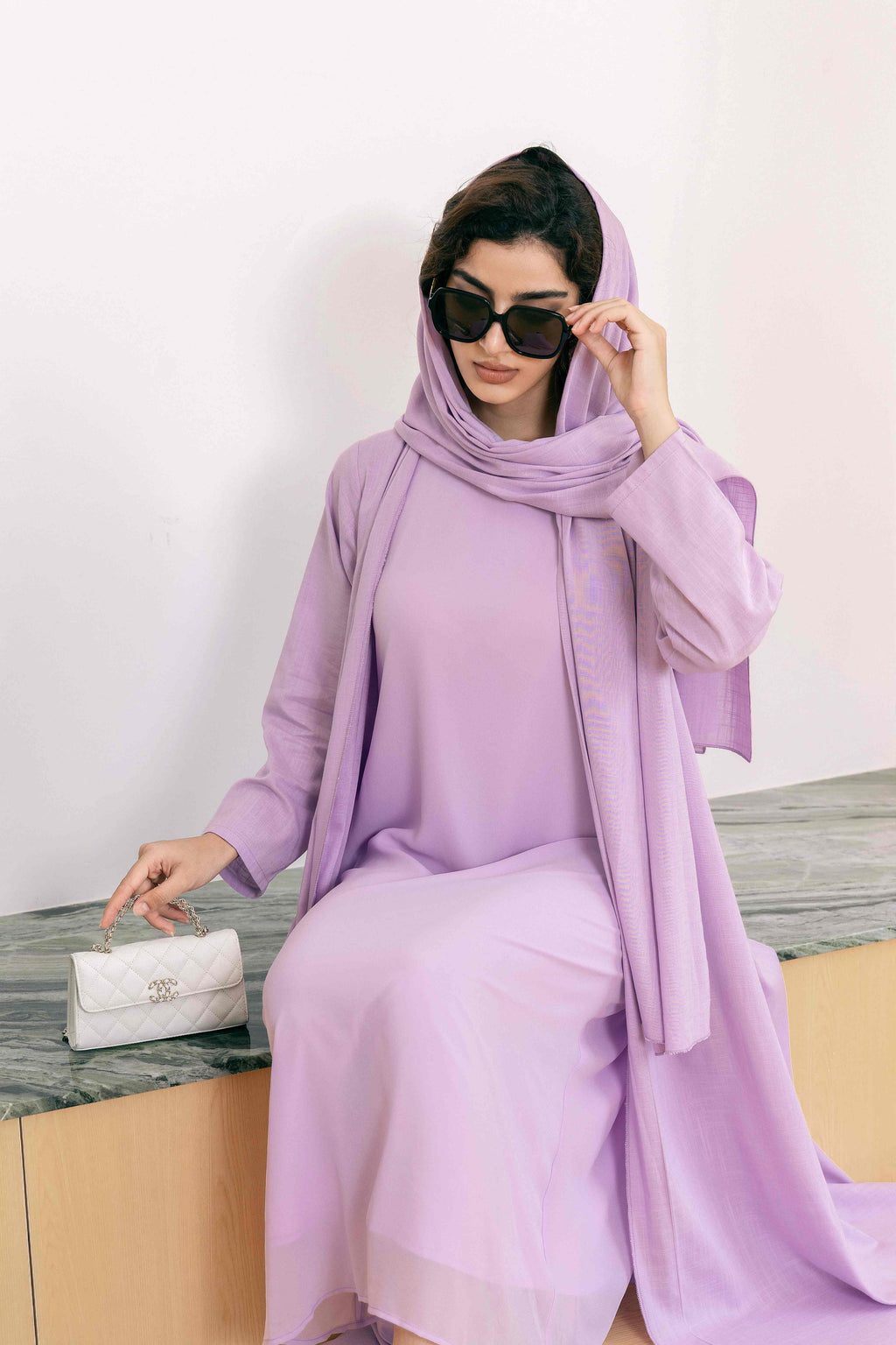 طقم عباية من الكتان بتصميم كلاسيكي بنفسجي فاتح P25024