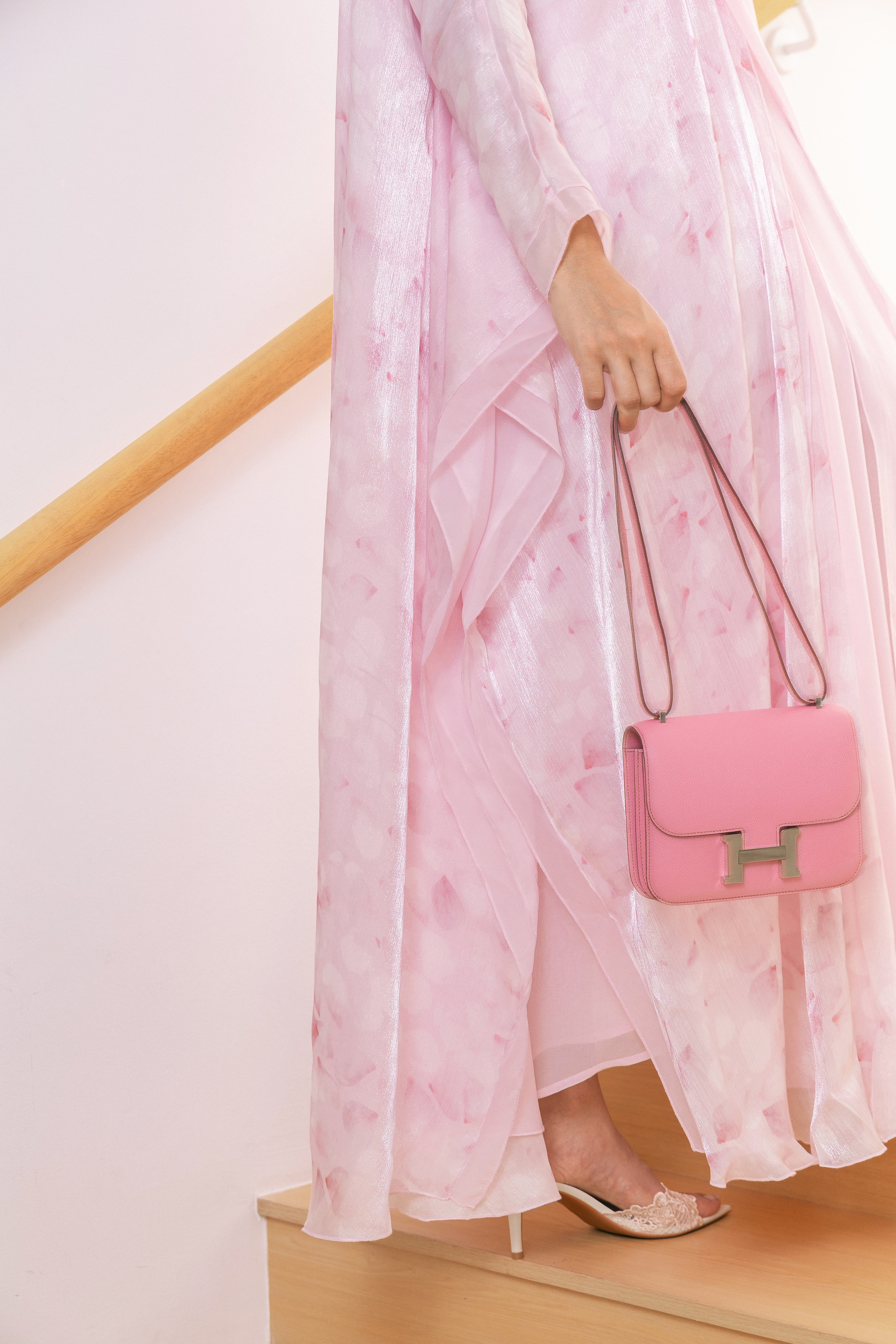 P25004 Light Pink Floral Print Pattern Abaya Set