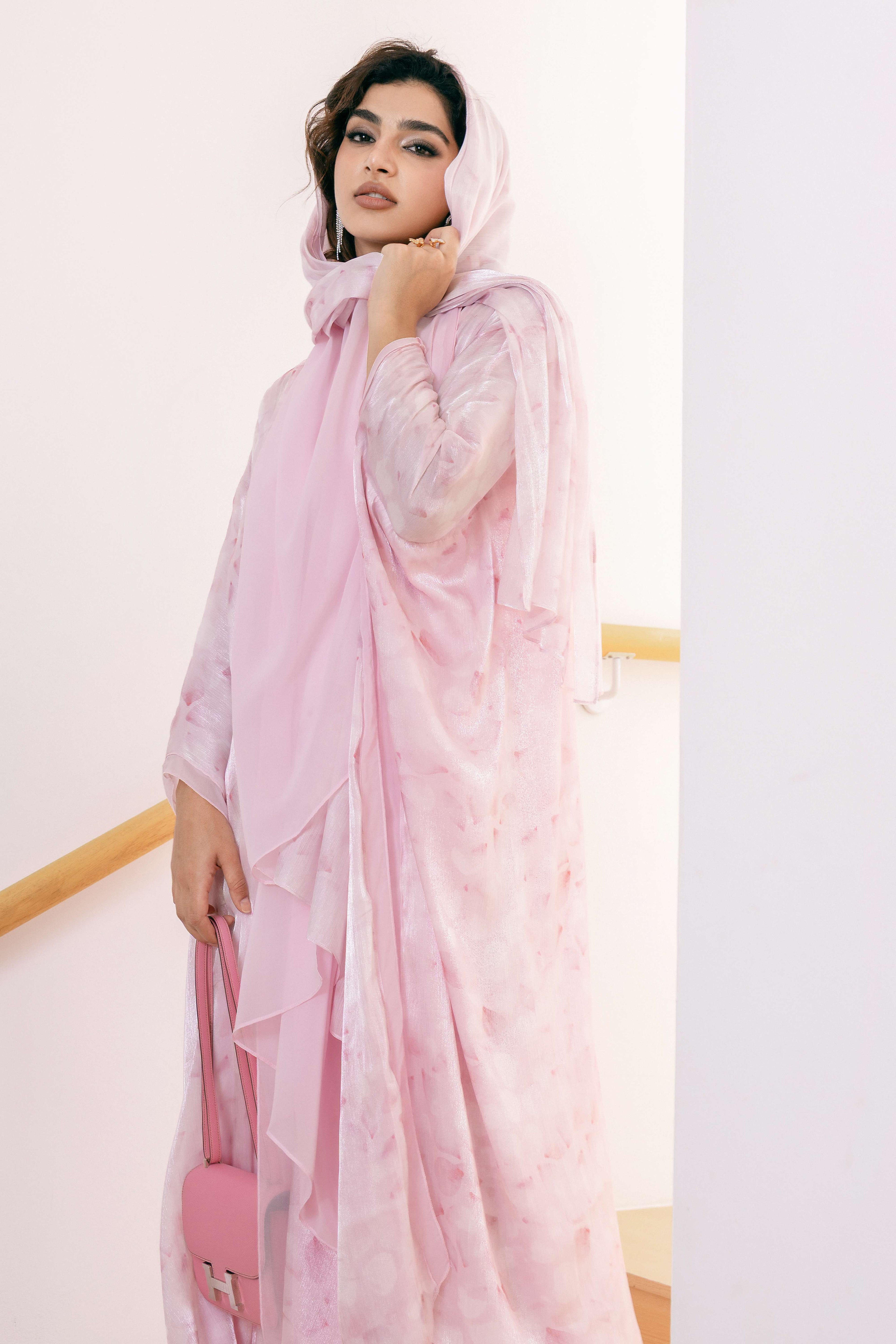 Ensemble abaya à motif floral rose clair P25004