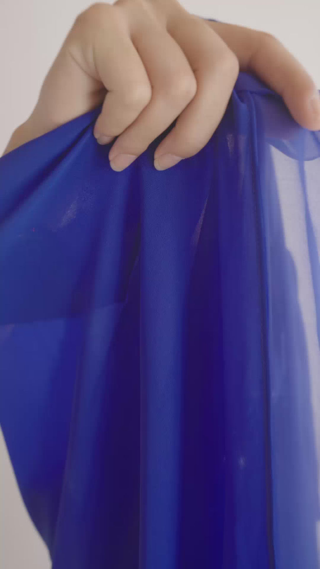 Ensemble robe abaya bleu vif ornée de sequins P25017